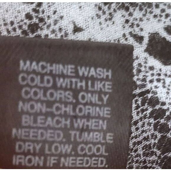 EXPRESS BLACK & WHITE ASYMMETRICAL HEM EMBELLISHED SHEER CAMI SZ.S EUC. - Picture 8 of 8